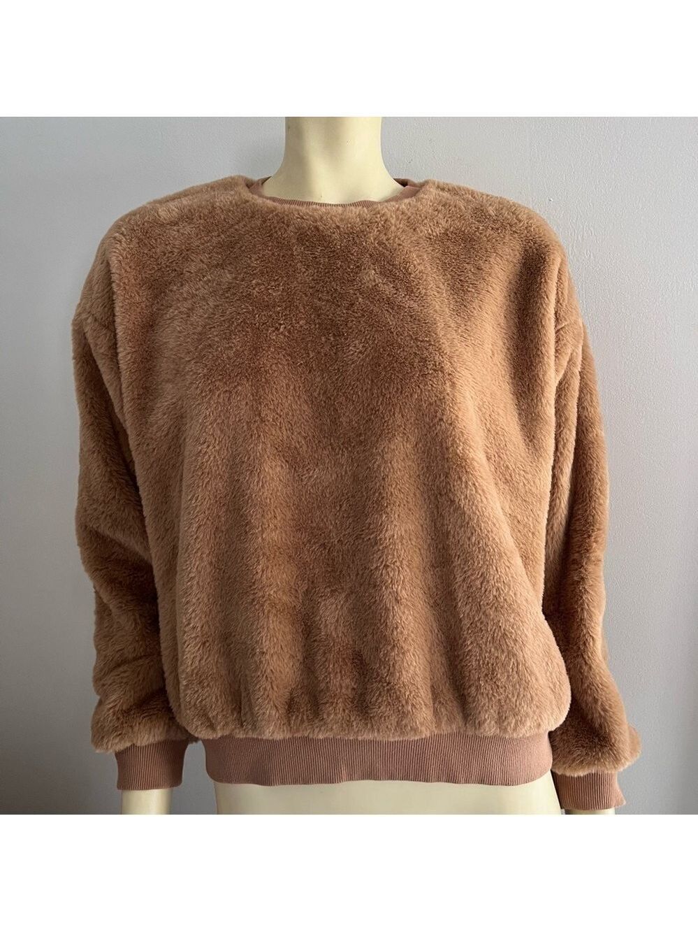 Philosophy Women’s Faux Fur Cozy Long sleeve Sweatshirt Top Sable Tan S/P